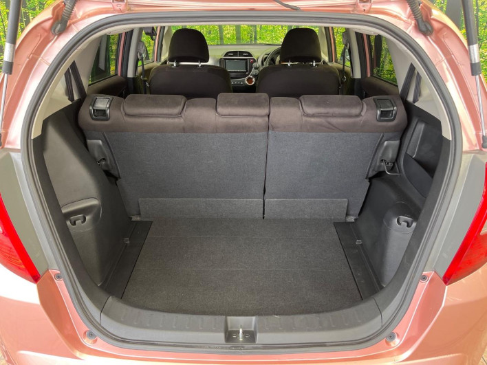 2013 Honda Fit DBA-GE6 (UW-6a30bdd982892)[28]