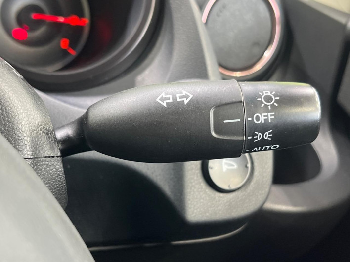 2013 Honda Fit DBA-GE6 (UW-6a30bdd982892)[19]
