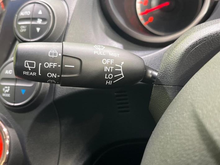 2013 Honda Fit DBA-GE6 (UW-6a30bdd982892)[18]
