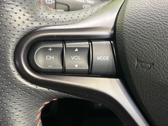 2013 Honda Fit DBA-GE6 (UW-6a30bdd982892)[17]