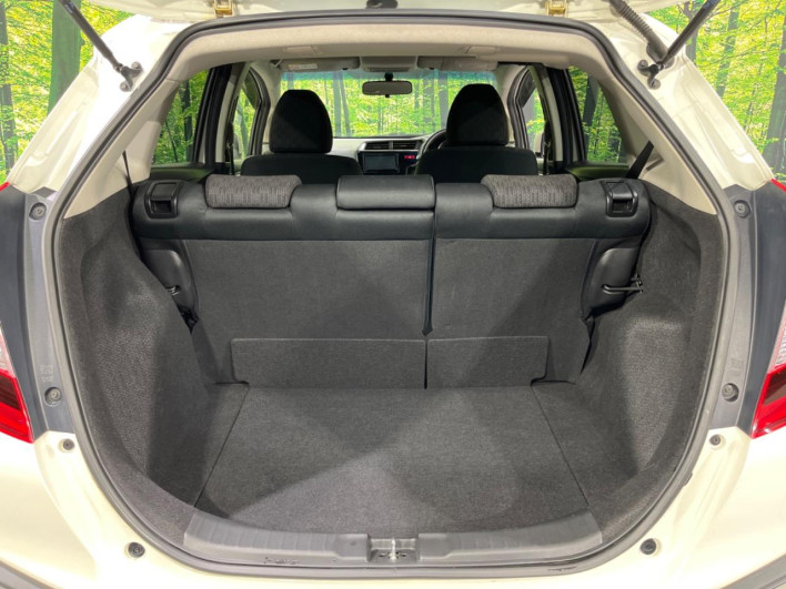2013 Honda Fit DBA-GK3 (UW-6a30bde308633)[22]