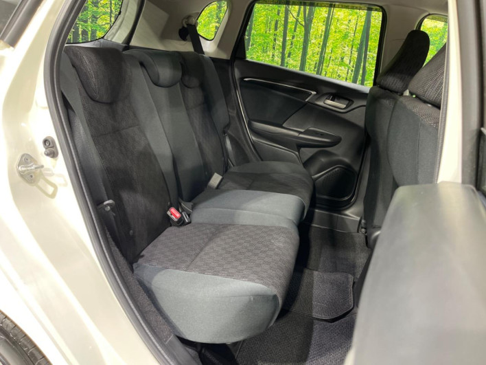 2013 Honda Fit DBA-GK3 (UW-6a30bde308633)[10]
