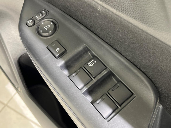 2013 Honda Fit DBA-GK3 (UW-6a30bde308633)[25]