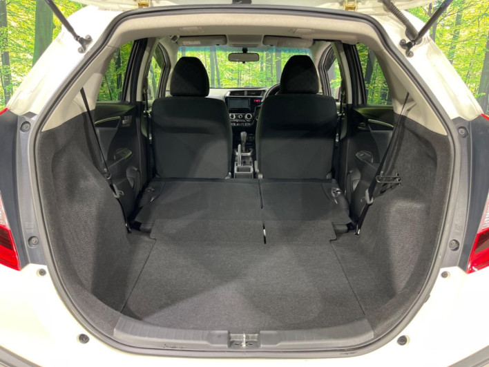 2013 Honda Fit DBA-GK3 (UW-6a30bde308633)[23]