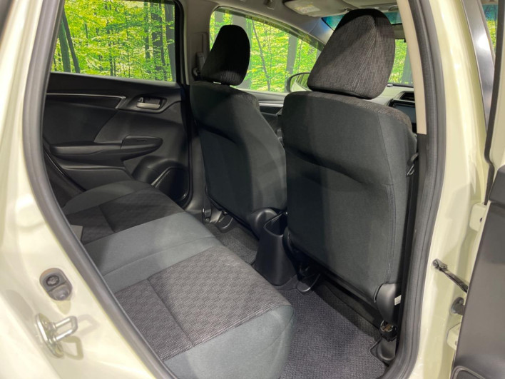 2013 Honda Fit DBA-GK3 (UW-6a30bde308633)[11]