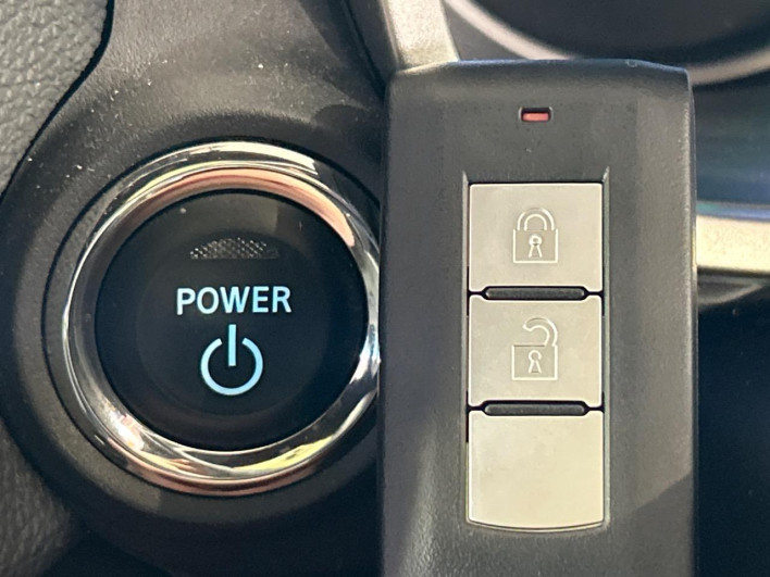 2022 Mitsubishi Eclipse Cross PHEV 5LA-GL3W (UW-6a30bde386a92)[18]