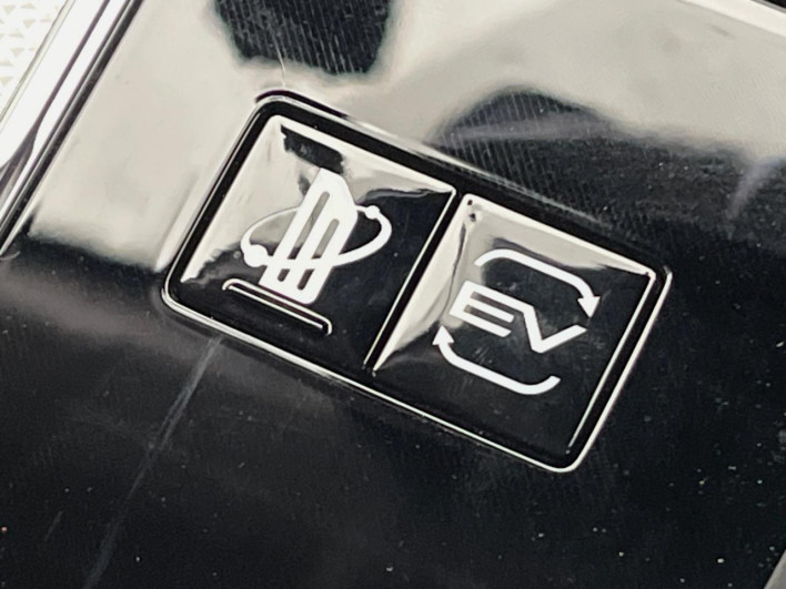 2022 Mitsubishi OUTLANDER PHEV 5LA-GN0W (UW-6a30bde4b1d90)[29]