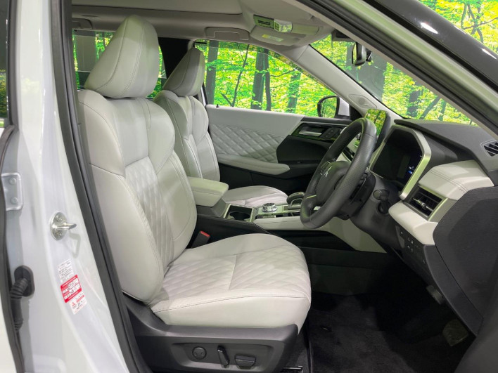 2022 Mitsubishi OUTLANDER PHEV 5LA-GN0W (UW-6a30bde52748f)[10]