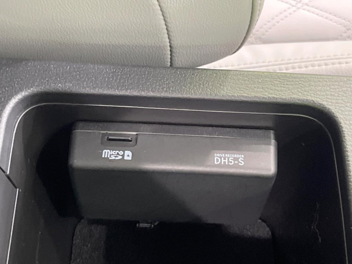 2022 Mitsubishi OUTLANDER PHEV 5LA-GN0W (UW-6a30bde52748f)[13]