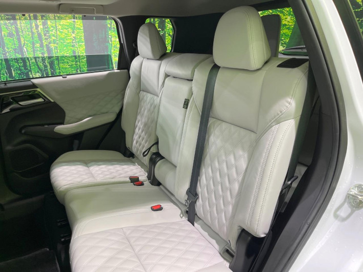2022 Mitsubishi OUTLANDER PHEV 5LA-GN0W (UW-6a30bde52748f)[16]