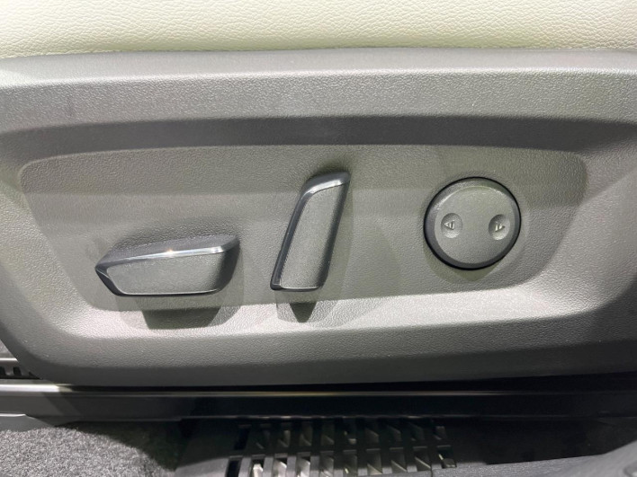 2022 Mitsubishi OUTLANDER PHEV 5LA-GN0W (UW-6a30bde52748f)[18]