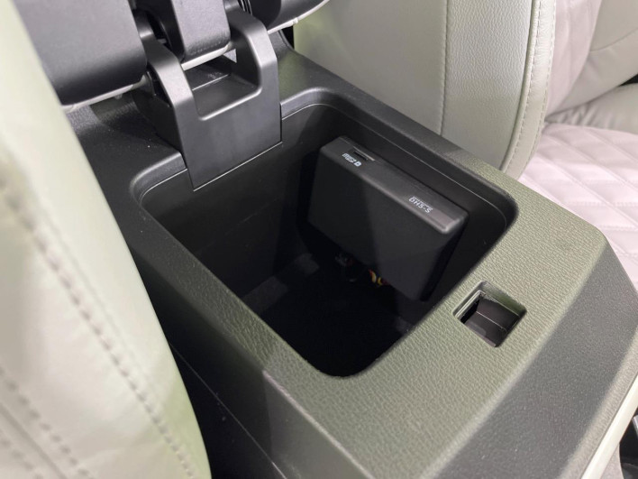 2022 Mitsubishi OUTLANDER PHEV 5LA-GN0W (UW-6a30bde52748f)[12]