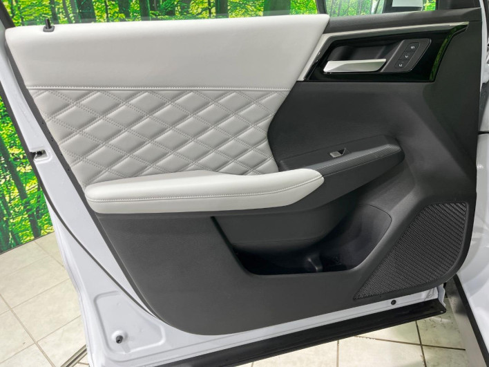 2022 Mitsubishi OUTLANDER PHEV 5LA-GN0W (UW-6a30bde52748f)[29]
