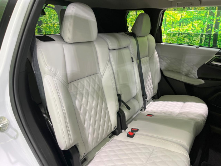 2022 Mitsubishi OUTLANDER PHEV 5LA-GN0W (UW-6a30bde52748f)[15]