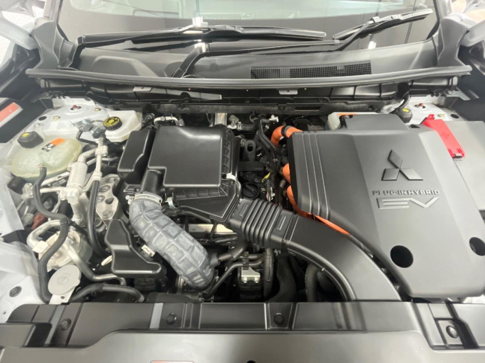 2024 Mitsubishi OUTLANDER PHEV 5LA-GN0W (UW-6a30bde5c6110)[7]