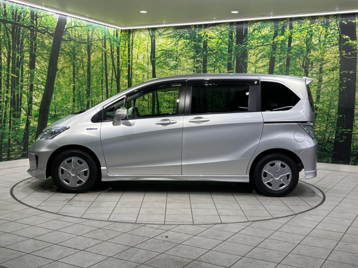 2013 Honda Freed hybrid DAA-GP3 (UW-6a30bde70f5d6)[11]