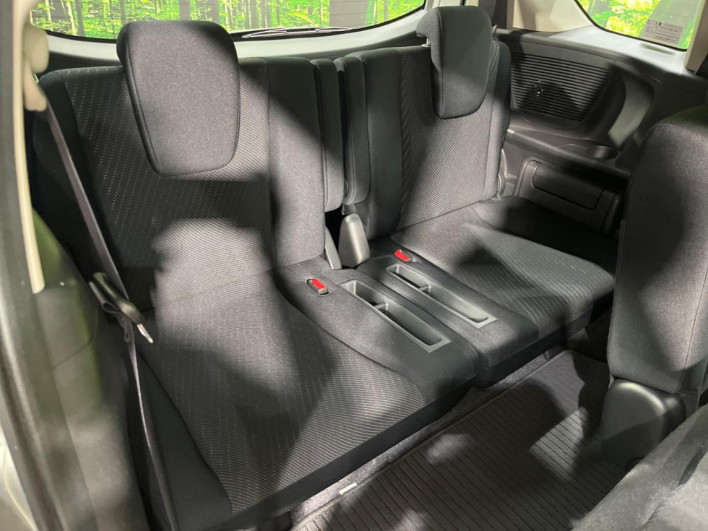 2013 Honda Freed hybrid DAA-GP3 (UW-6a30bde70f5d6)[27]