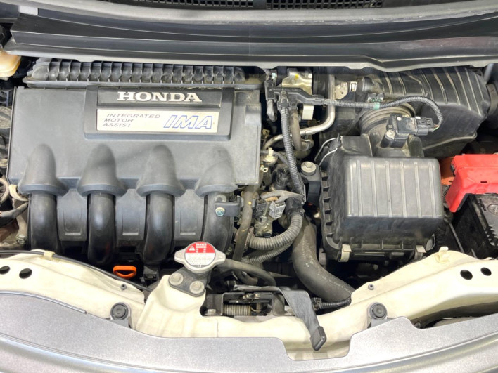 2014 Honda Freed hybrid DAA-GP3 (UW-6a30bde7247f7)[4]