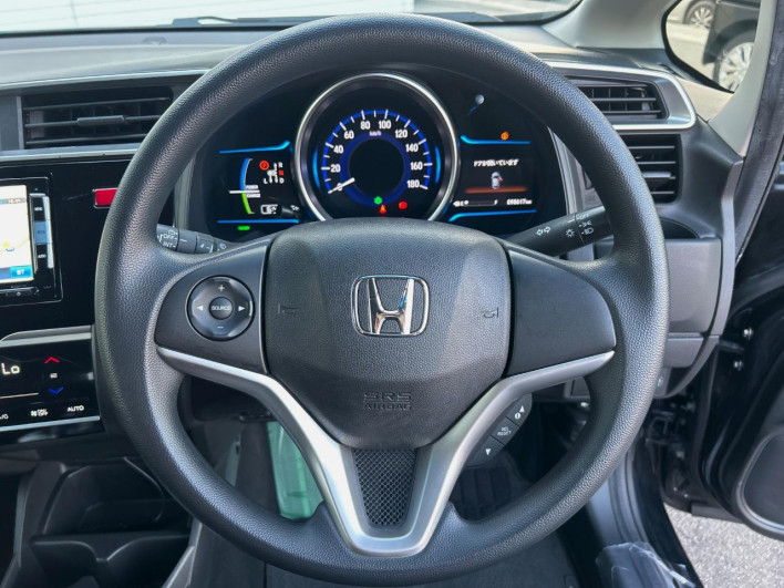 2015 Honda Fit Hybrid DAA-GP5 (UW-6a30bde84a8c7)[23]