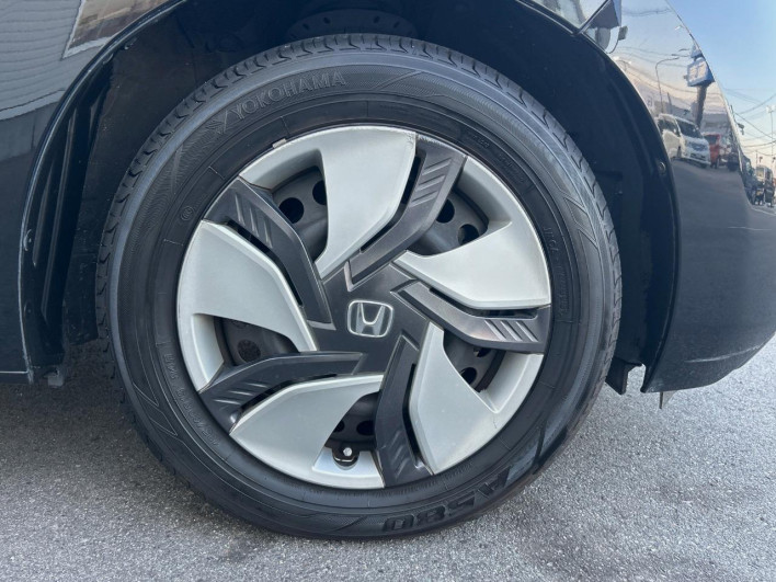 2015 Honda Fit Hybrid DAA-GP5 (UW-6a30bde84a8c7)[7]