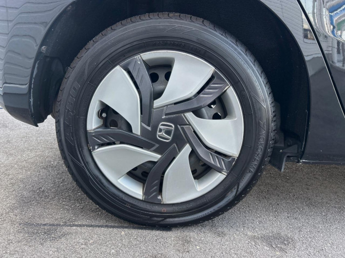 2015 Honda Fit Hybrid DAA-GP5 (UW-6a30bde84a8c7)[8]