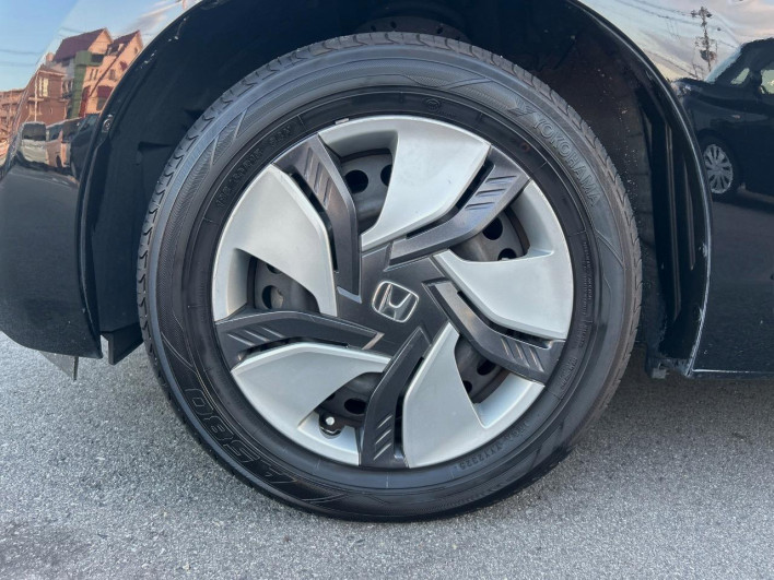 2015 Honda Fit Hybrid DAA-GP5 (UW-6a30bde84a8c7)[13]