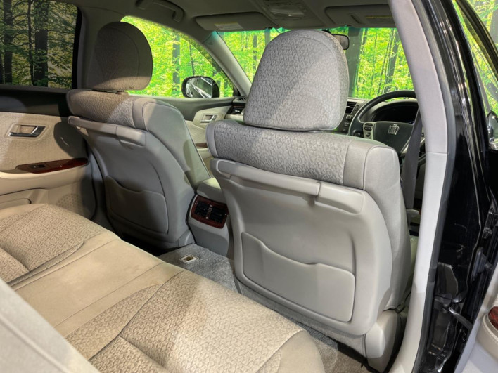 2010 Toyota Crown DBA-GRS200 (UW-6a30bdec44bb5)[25]