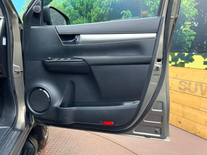 2021 Toyota Hilux 3DF-GUN125 (UW-6a30bdf539b60)[25]