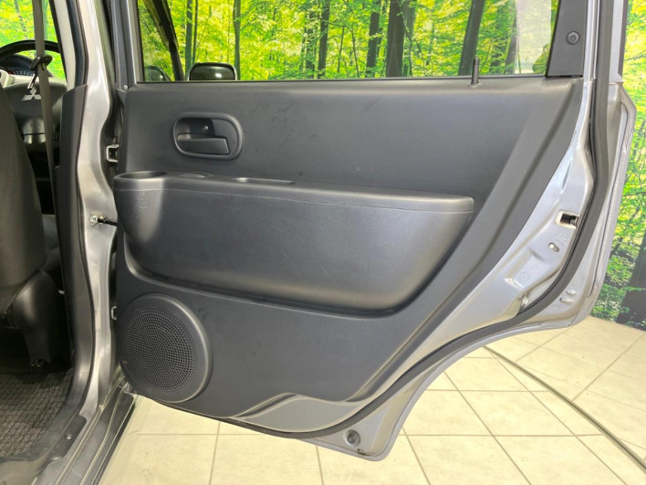 2011 Mitsubishi eK Sports CBA-H82W (UW-6a30bdf972a01)[19]