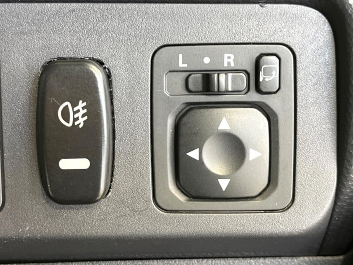 2011 Mitsubishi eK Sports CBA-H82W (UW-6a30bdf972a01)[28]