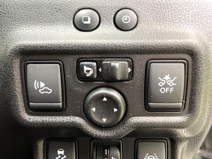 2017 Nissan Note DAA-HE12 (UW-6a30bdfeaf988)[10]