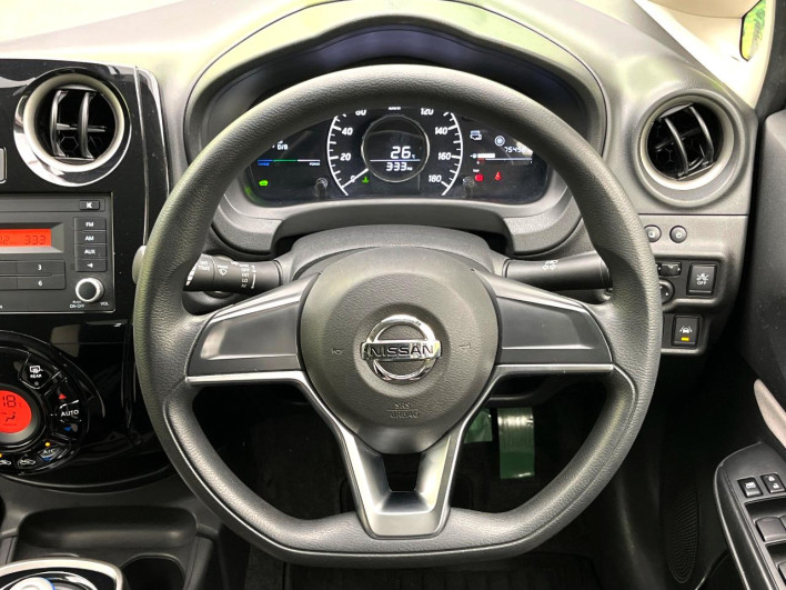2017 Nissan Note DAA-HE12 (UW-6a30bdfeaf988)[24]