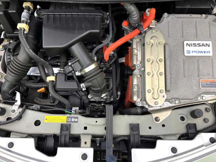 2017 Nissan Note DAA-HE12 (UW-6a30bdfeaf988)[4]