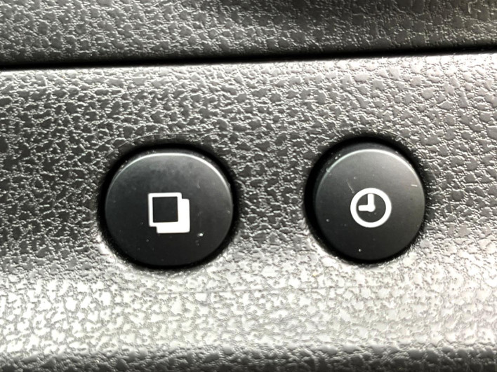 2017 Nissan Note DAA-HE12 (UW-6a30bdfeaf988)[9]