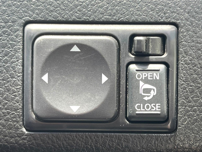 2014 Nissan Serena DAA-HFC26 (UW-6a30be08c194c)[13]