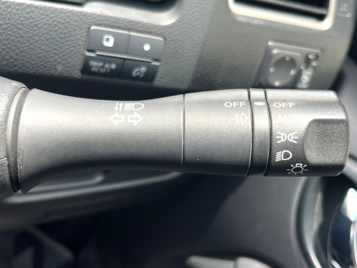 2014 Nissan Serena DAA-HFC26 (UW-6a30be08c194c)[16]
