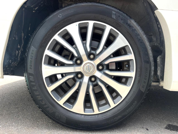 2014 Nissan Serena DAA-HFC26 (UW-6a30be08c194c)[8]