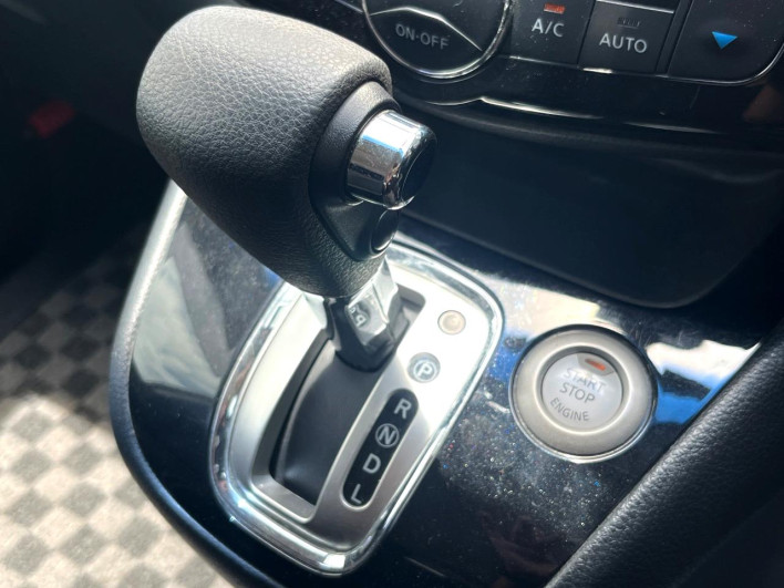2014 Nissan Serena DAA-HFC26 (UW-6a30be08c194c)[19]