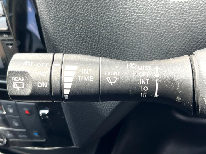 2014 Nissan Serena DAA-HFC26 (UW-6a30be08c194c)[17]