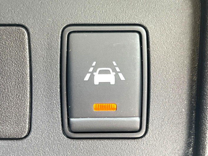2014 Nissan Serena DAA-HFC26 (UW-6a30be08c194c)[12]