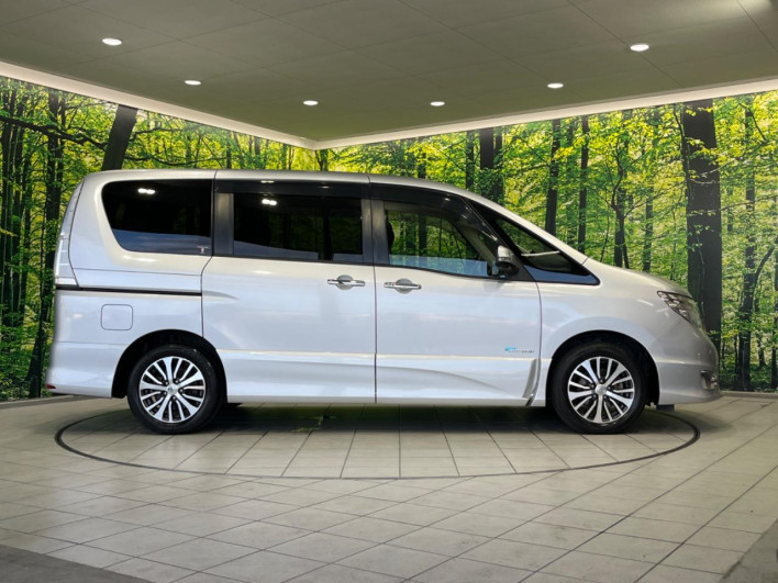 2015 Nissan Serena DAA-HFC26 (UW-6a30be09521c9)[18]