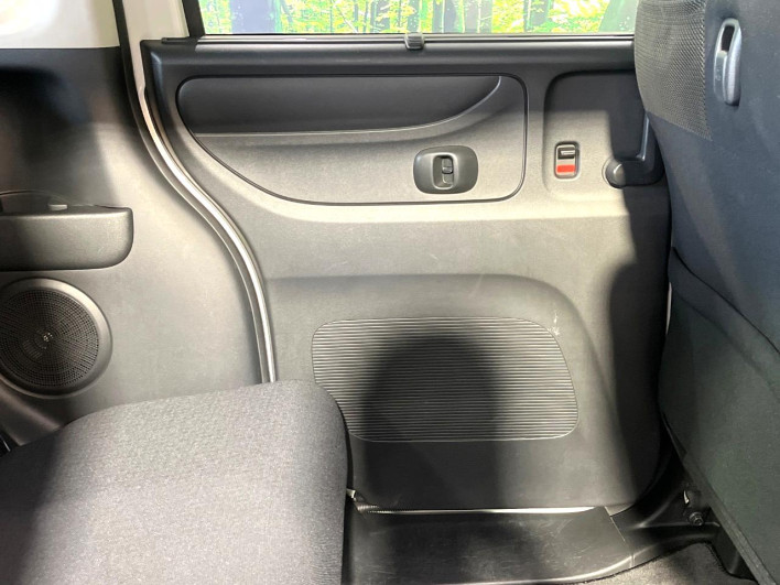 2015 Honda N-BOX CUSTOM DBA-JF1 (UW-6a30be1d75352)[26]