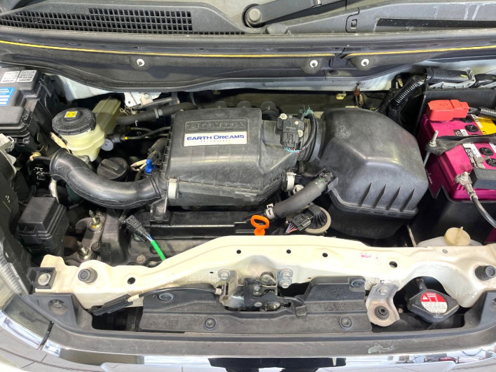 2015 Honda N-BOX CUSTOM DBA-JF1 (UW-6a30be1d75352)[4]