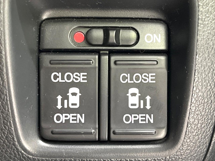 2015 Honda N-BOX CUSTOM DBA-JF1 (UW-6a30be20144e4)[16]
