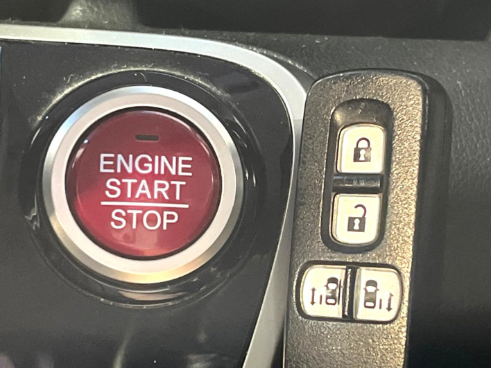 2015 Honda N-BOX CUSTOM DBA-JF1 (UW-6a30be20144e4)[14]