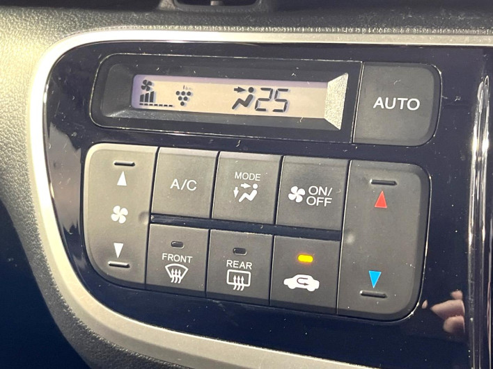 2015 Honda N-BOX CUSTOM DBA-JF1 (UW-6a30be20144e4)[12]