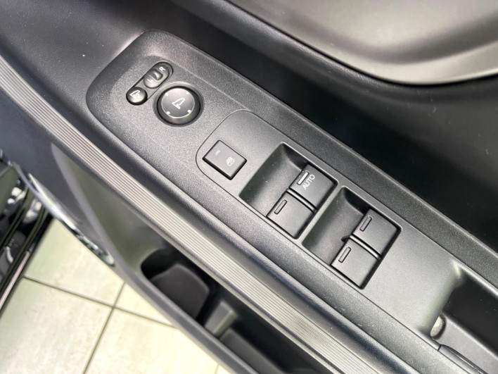 2015 Honda N-BOX Slash DBA-JF1 (UW-6a30be21a26ab)[26]