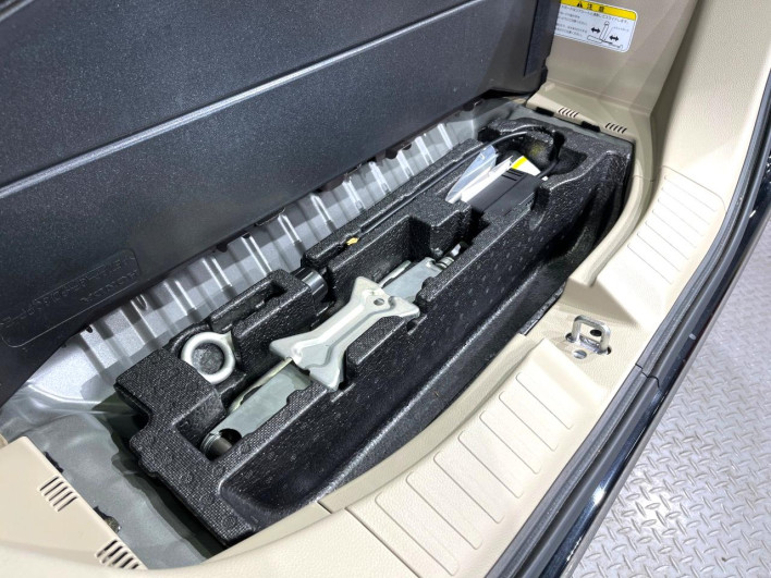 2018 Honda N-BOX DBA-JF3 (UW-6a30be2354be4)[10]