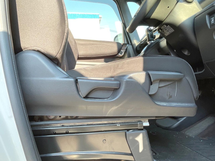 2019 Honda N-BOX CUSTOM DBA-JF3 (UW-6a30be258c0e6)[16]