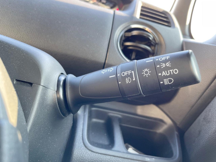 2019 Honda N-BOX CUSTOM DBA-JF3 (UW-6a30be258c0e6)[28]